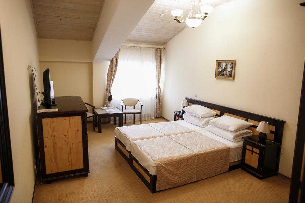 Georg Palace Hotel Tsjernivtsi Eksteriør bilde